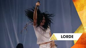 Lorde Rocks The Crowd At Glastonbury